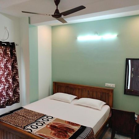 Teja Residency Hotel Alandurai Bagian luar foto