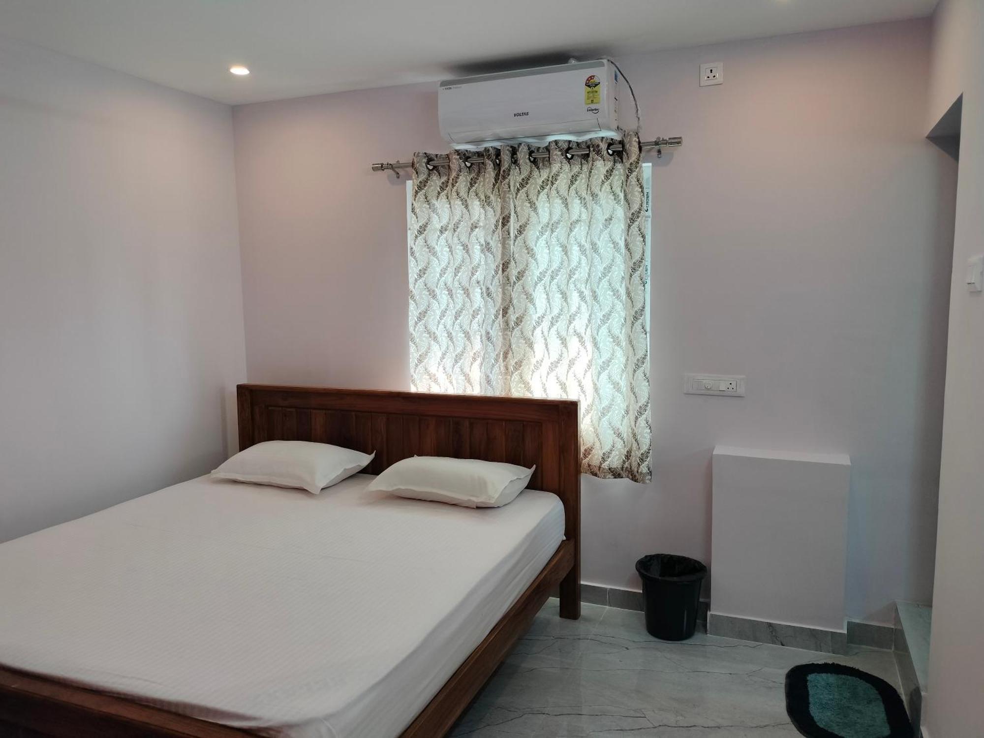 Teja Residency Hotel Alandurai Bagian luar foto