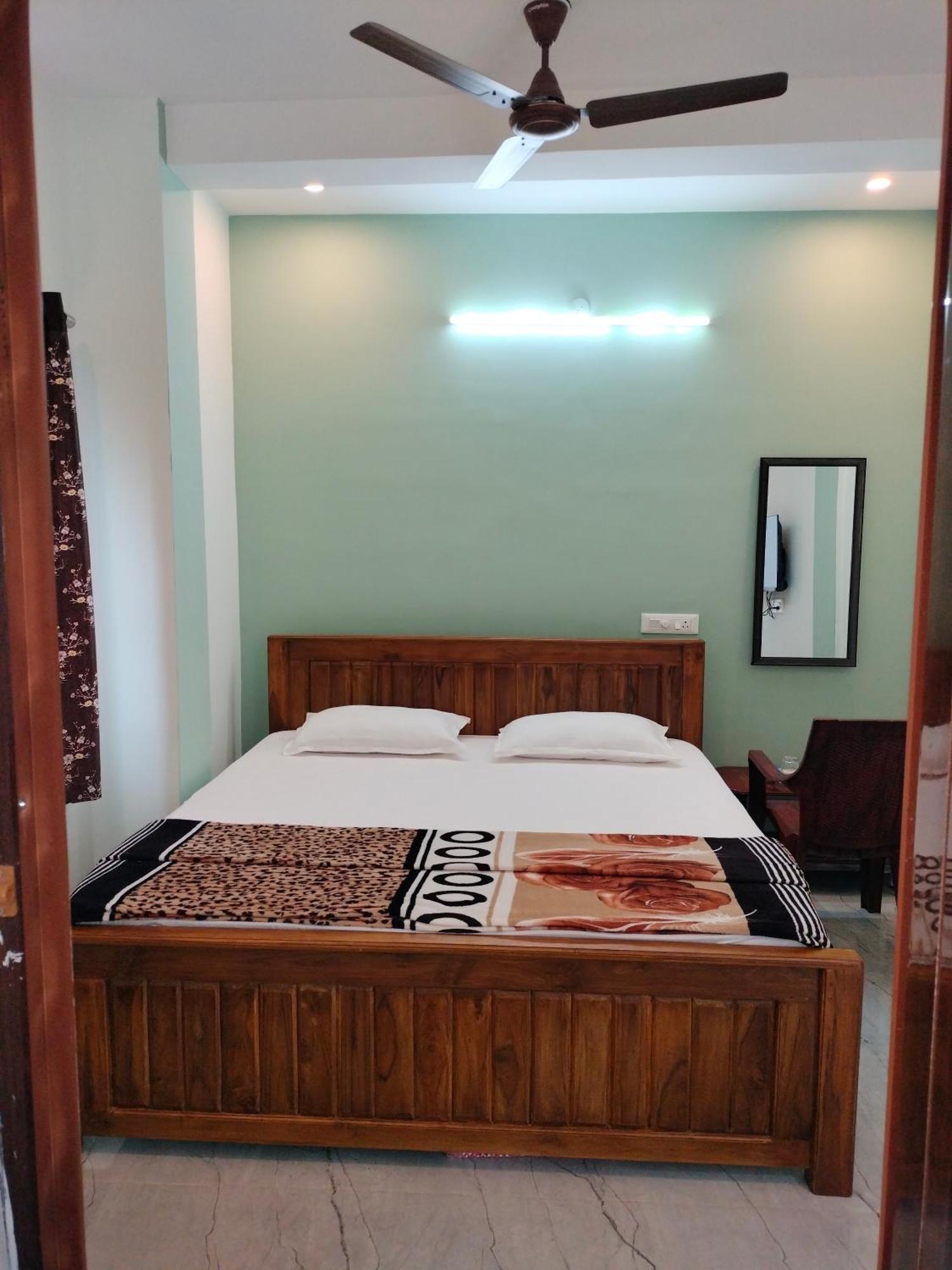 Teja Residency Hotel Alandurai Bagian luar foto