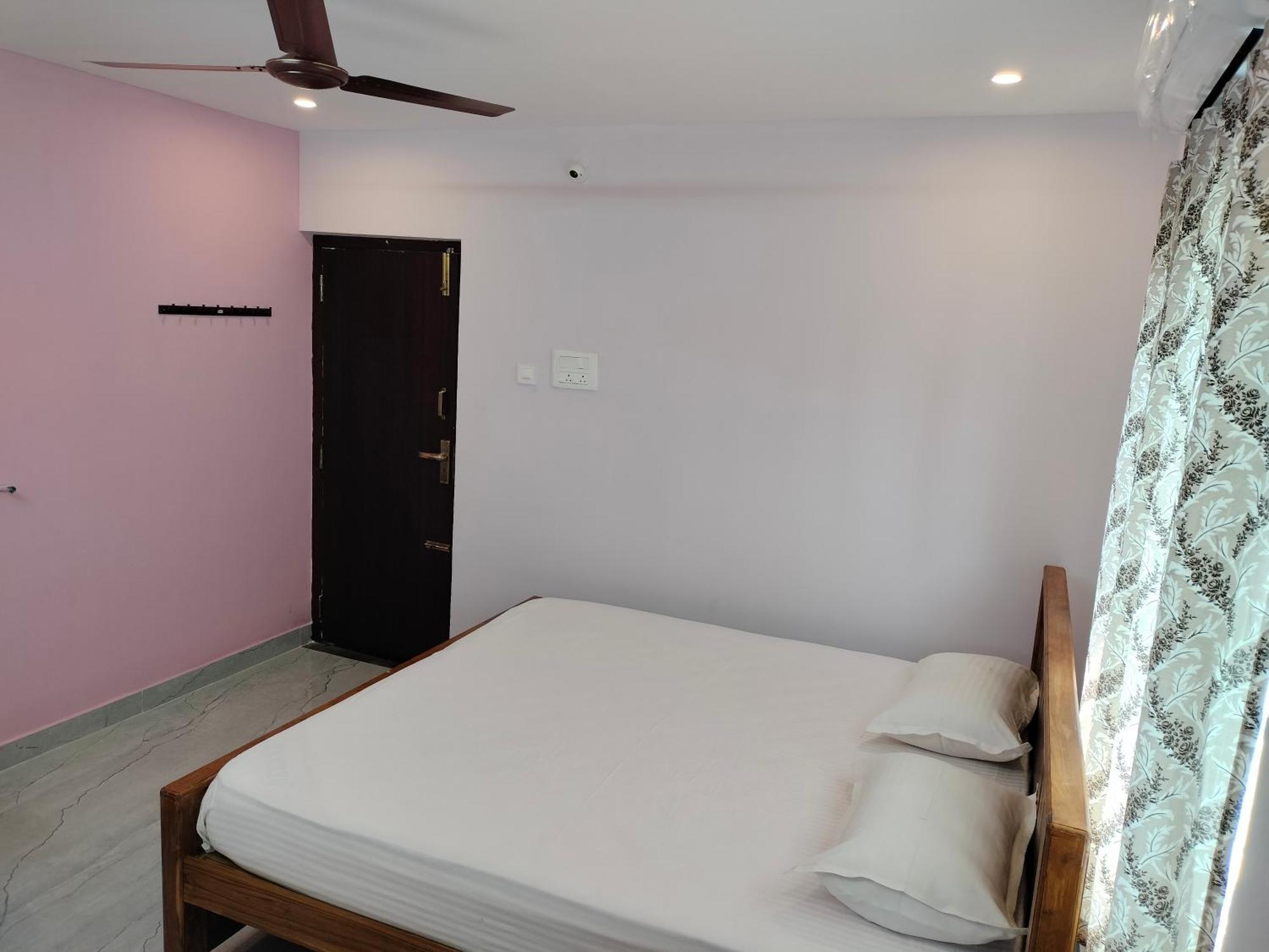 Teja Residency Hotel Alandurai Bagian luar foto